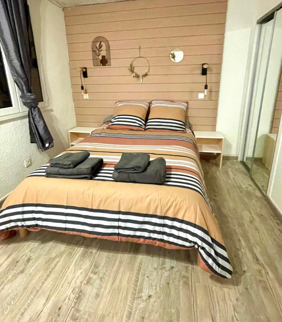 Appartement Avec Piscine En Vallee D'Ossau Bielle Eksteriør billede